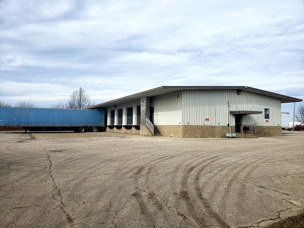 INDUSTRIAL BUILDING FOR SALE: 188 Eastgate Ct, Danville, IL 61834
